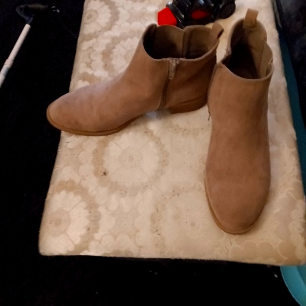 Sandals size 8.5 no brand